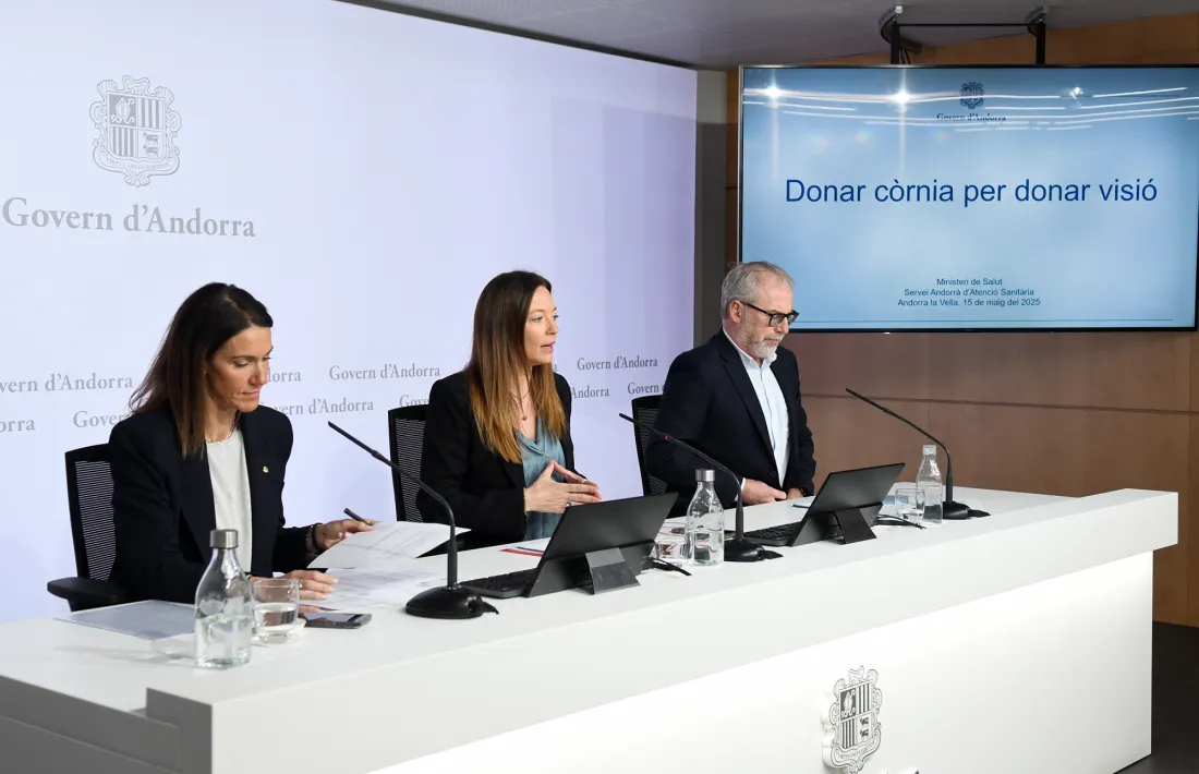 Pérez, Mas i Gutiérrez han presentat el programa de donació.