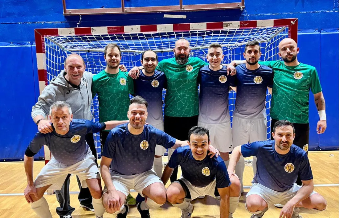 L’FC Madriu, abans de disputar el partit contr el Ranger’s.