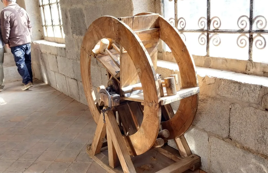 La matraca, que es feia servir en substitució de les campanes per Setmana Santa. 