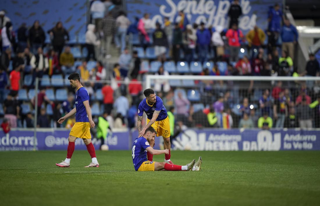 L’FC Andorra es va acomiadar de l’ascens directe en perdre a l’Estadi.