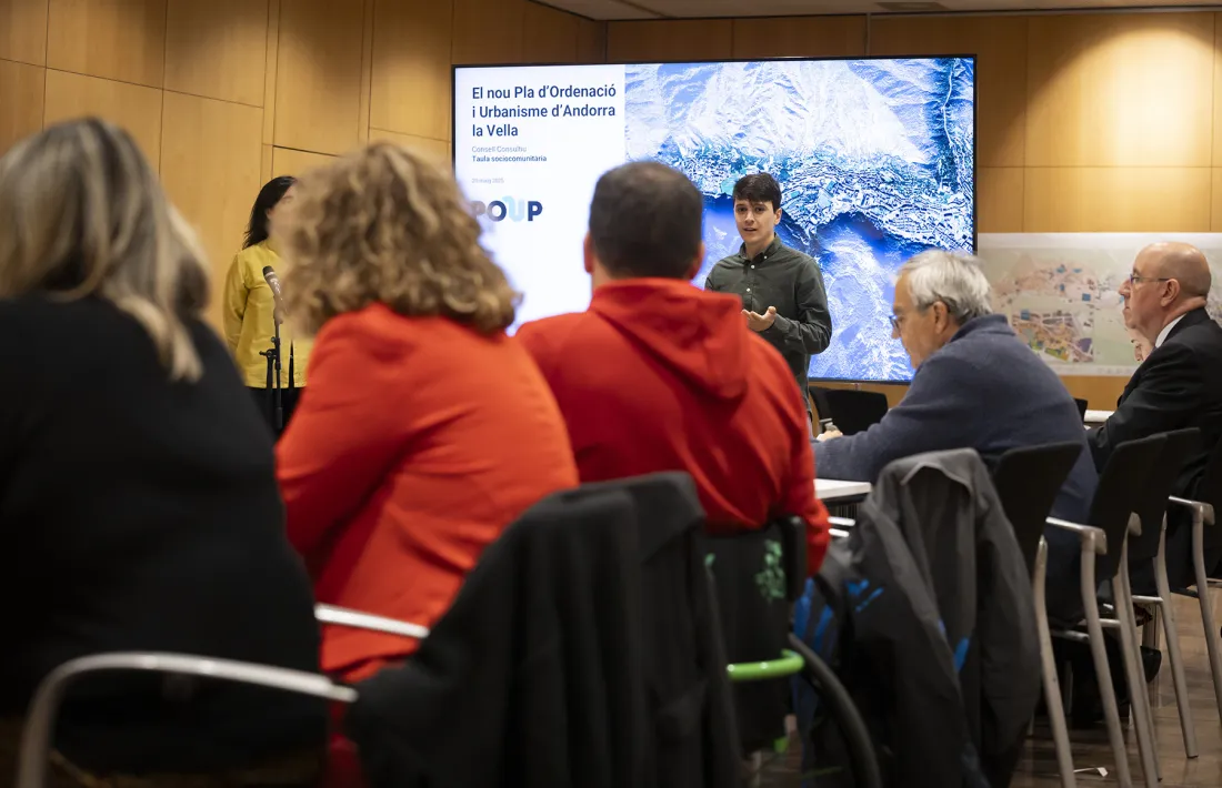 Un moment del primer taller deliberatiu del consell consultiu del Pla d’ordenació i urbanisme parroquial d’Andorra la Vella.