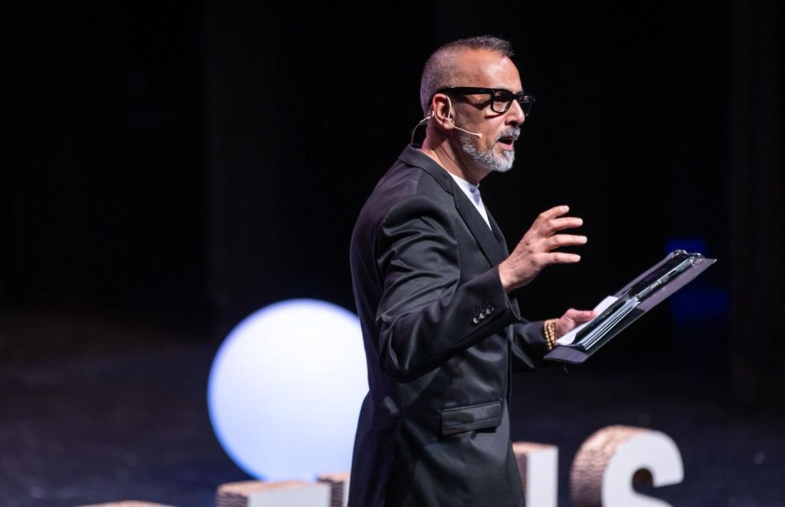 El monologuista Toni Cruz.