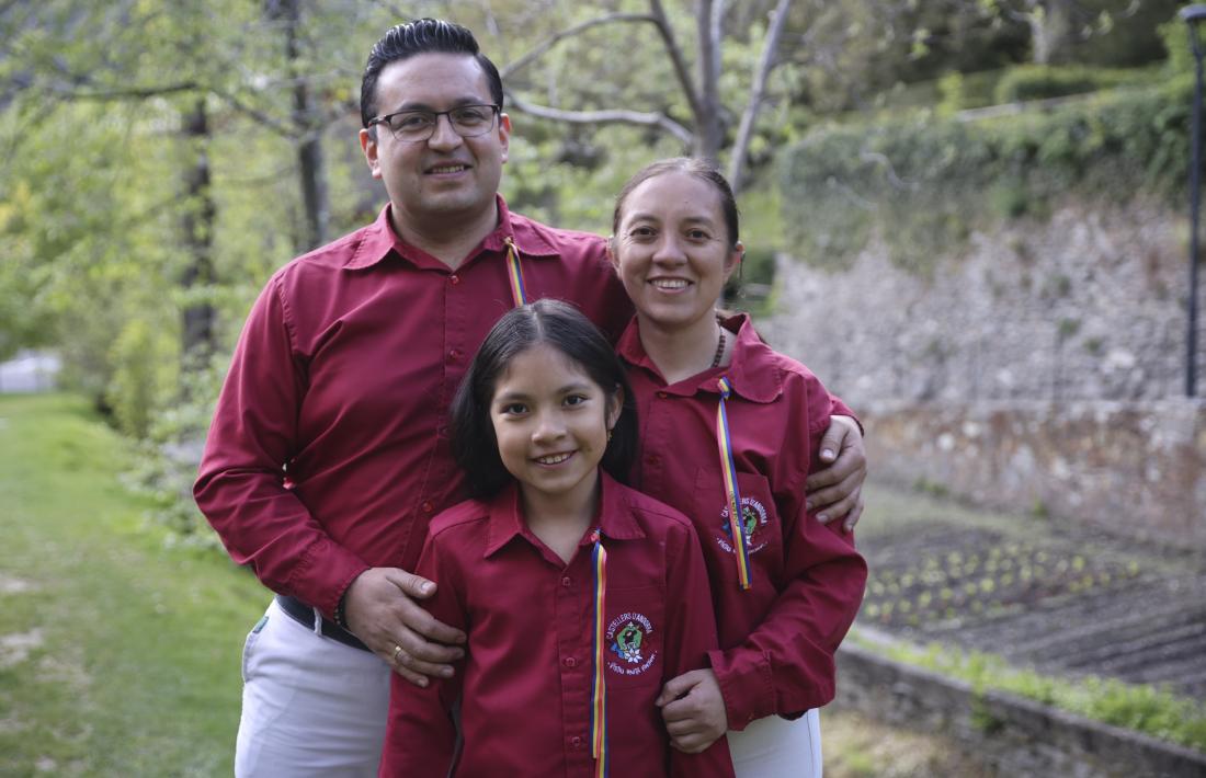 La família fa pinya.  