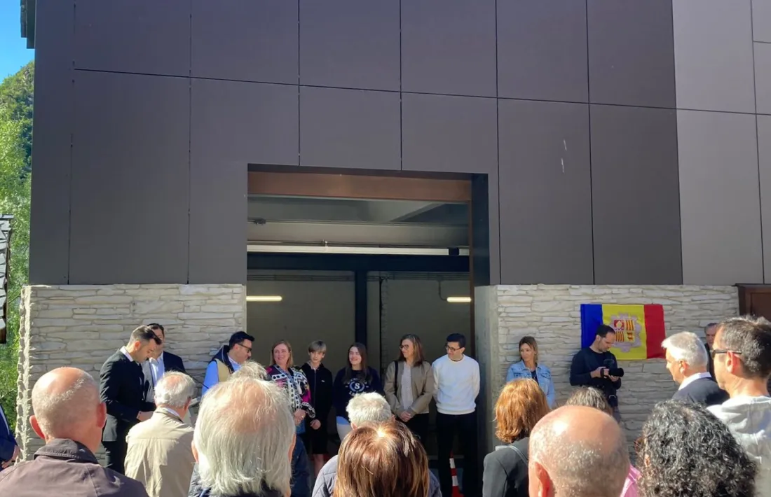 Un moment de l’homenatge a Johnny Grau, ahir a Aixovall.