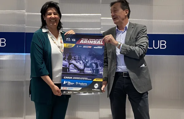 p. 29 roda de premsa presentacio pujada a arinsal foto aca