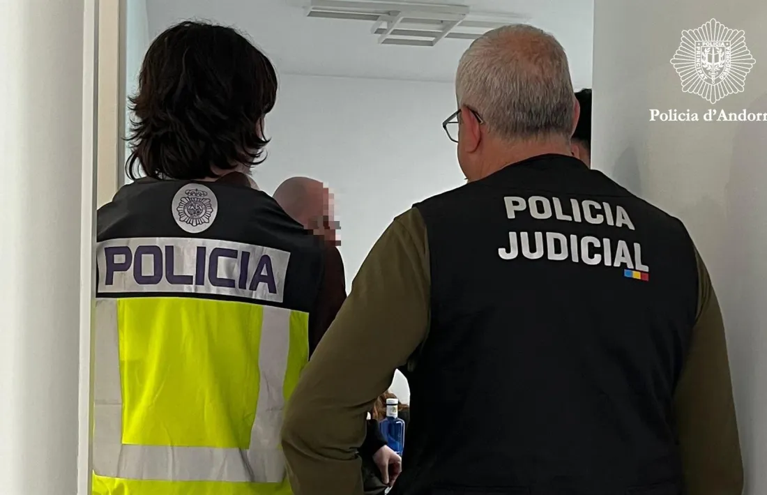 Un moment de l'escorcoll del domicili del youtuber.