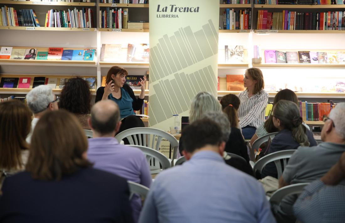 Una vintena d’espectadors van assistir a la presentació, amb Eva Arasa com a amfitriona.