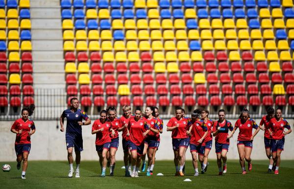 p. 29 seleccio femenina foto futfemand