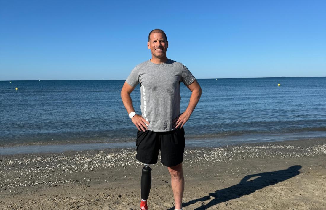 Mathieu Baumel a la platja. “Sempre ha tingut una fortalesa fora de mida”, diu del pilot la seva dona.