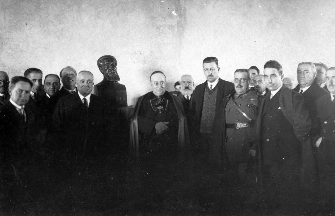 Donació del bust de Josep Zulueta a la Cooperativa Cadí, el 4 de desembre del 1927. 