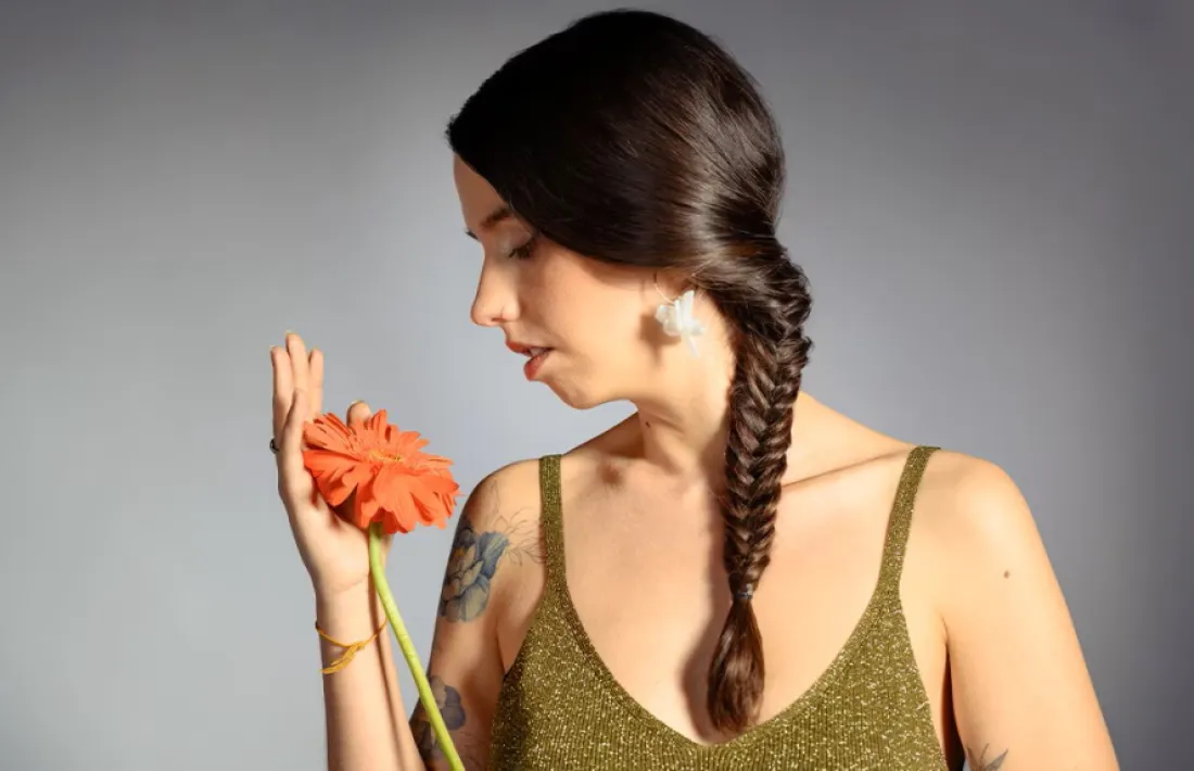 La catalana Raquel Lúa fusiona fado, flamenc i cançó d’autor.