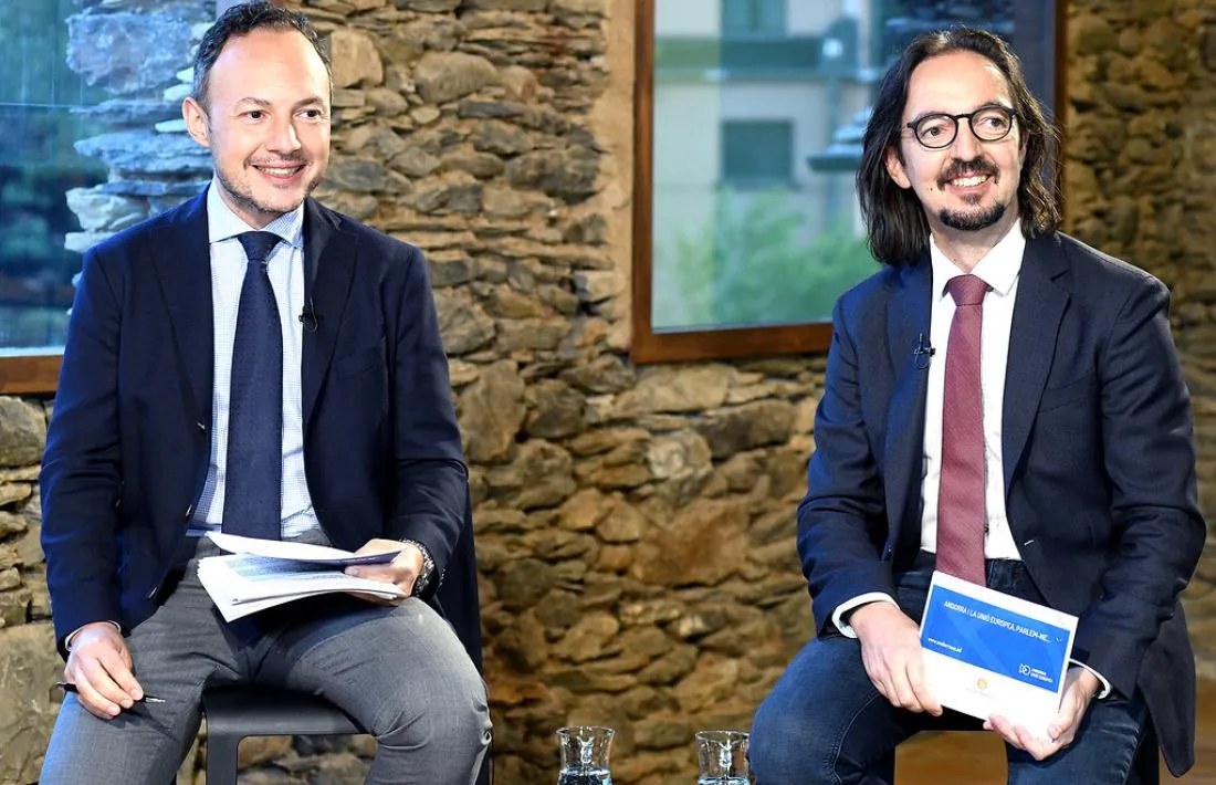 Xavier Espot i Landry Riba en una reunió informativa sobre l’acord d’associació amb la Unió Europea a Sant Julià de Lòria.