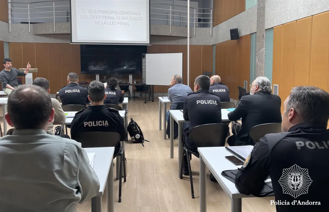 La formació als nous inspectors i sargents majors.