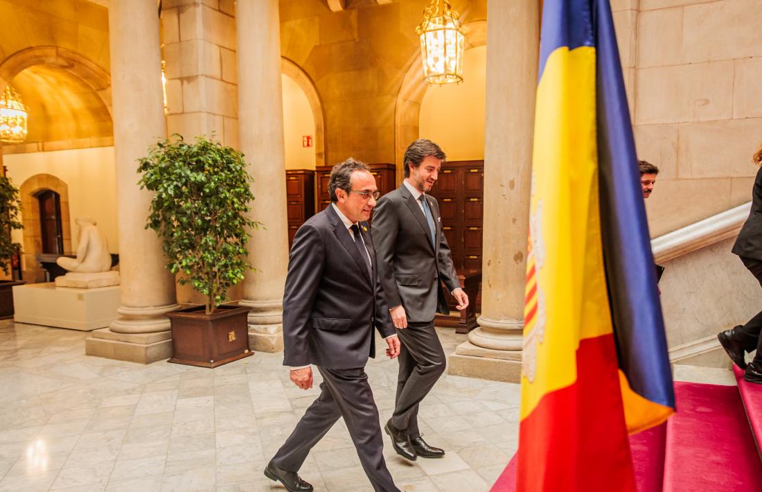 El síndic general, Carles Ensenyat, i el president del parlament de Catalunya, Josep Rull.