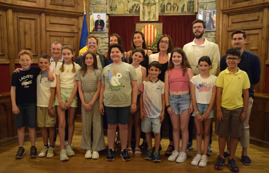  Foto de família dels consellers infantils del CComú de Sant Julià de Lòria.