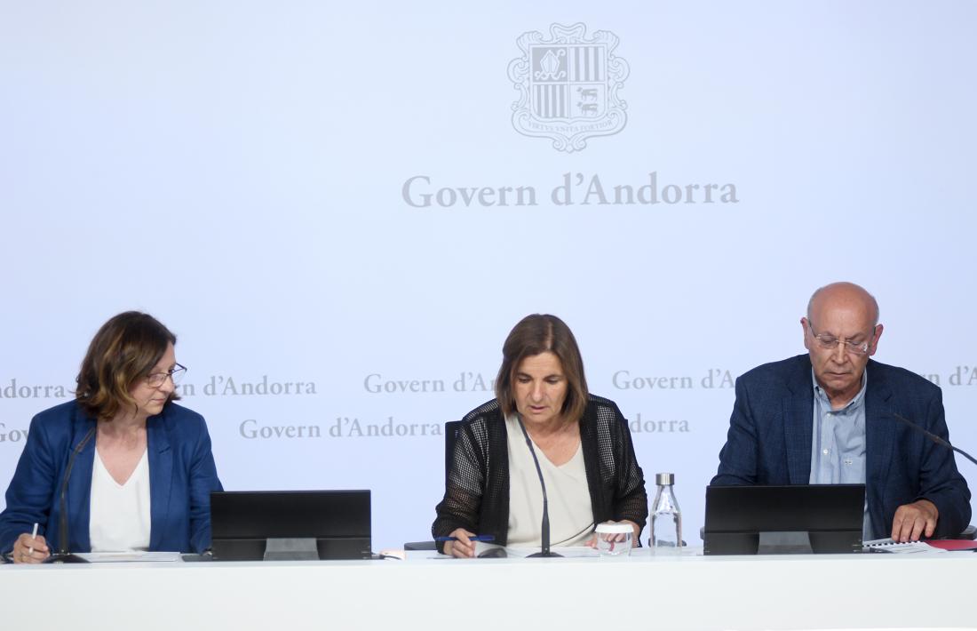   Ester Cervós, Trini Marín i Joan Carles Villaverde han fet avui el balanç d’Afers Socials.