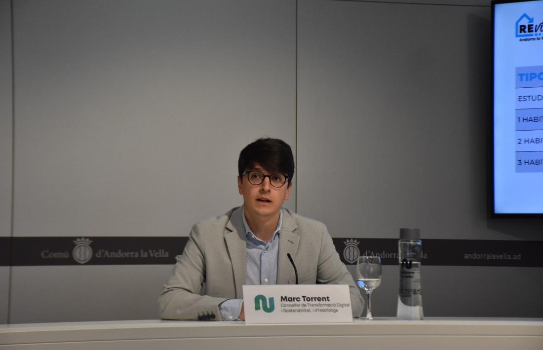 El conseller de Transformació Digital, Sostenibilitat i Habitatge, MArc Torrent, ha presentat les novetats del programa Reviu.