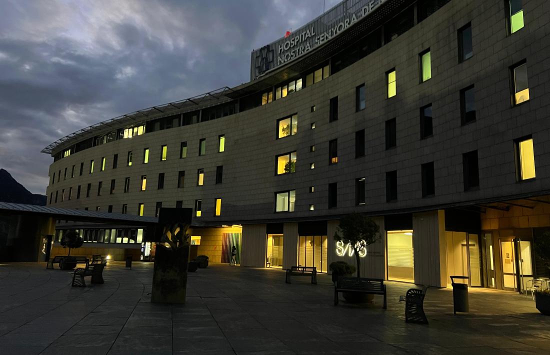 L’Hospital Nostra Senyora de Meritxell al capvespre.