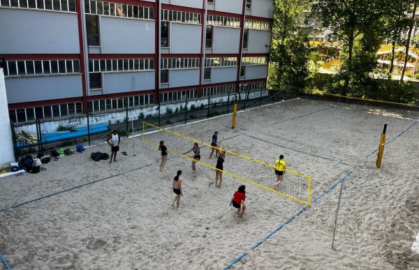 p. 29 projecte volei platja foto favb