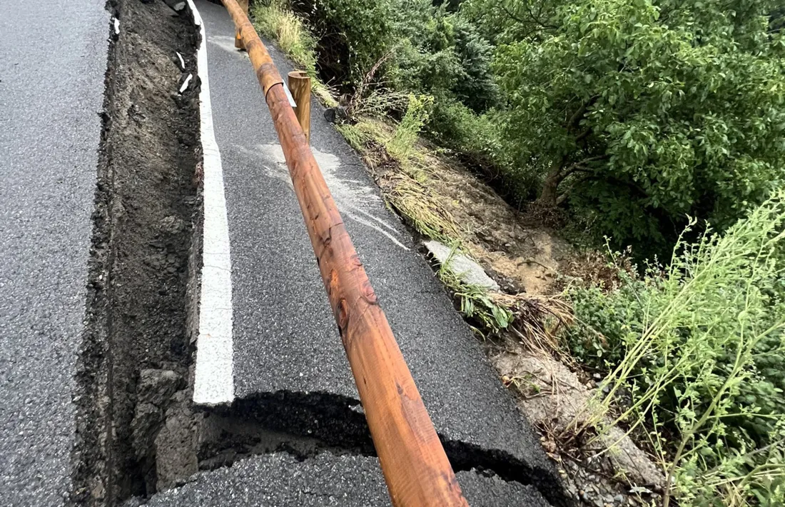 Els desperfectes a la carretera de la Rabassa a conseqüència de la pluja.