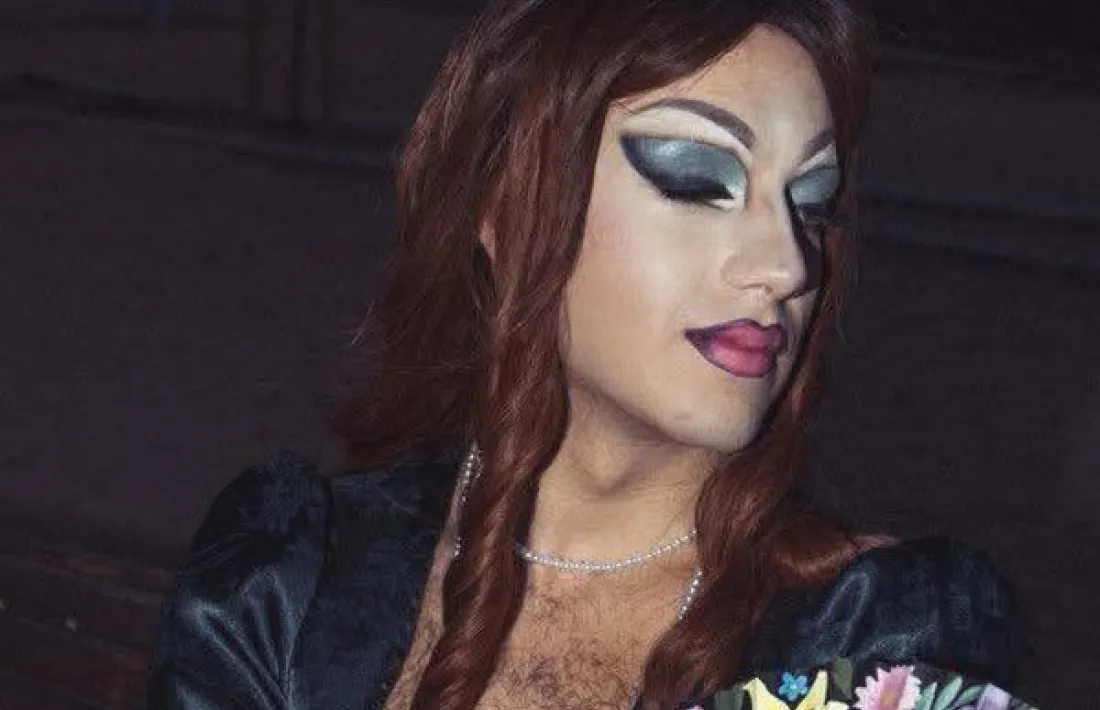  L’espectacle de transformisme protagonitzat per Ofèlia Dracs mai no havia fet front a un fet similar. 