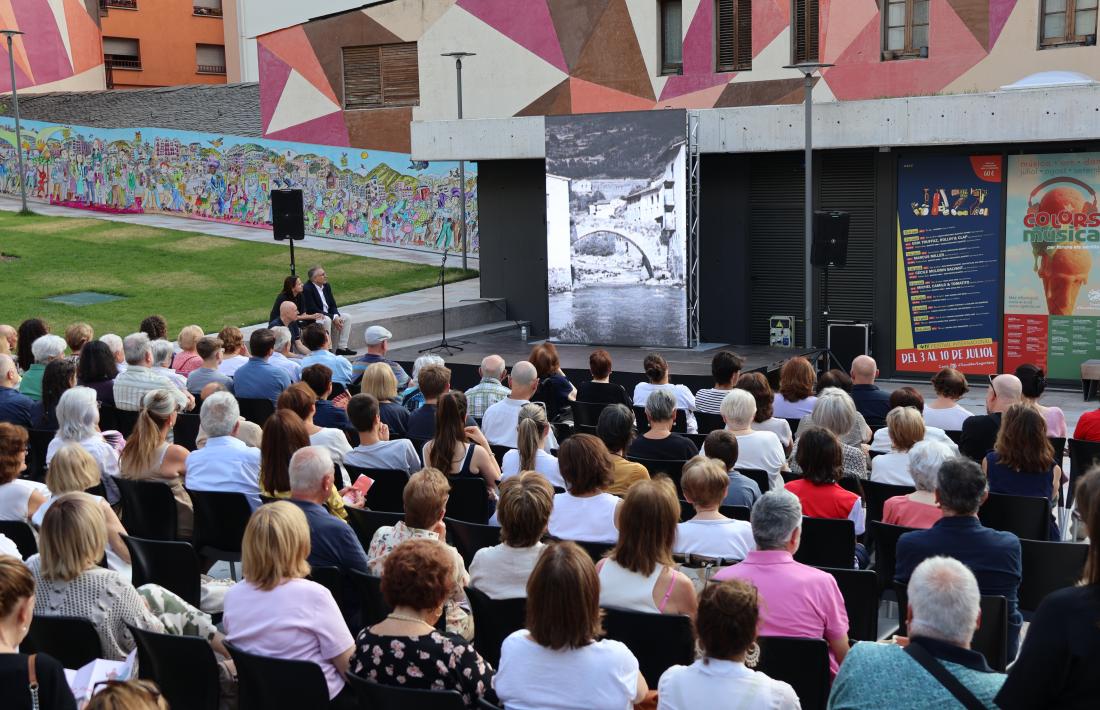   Un moment de l'estrena de la primera càpsula de 'Les cases tenen nom'.