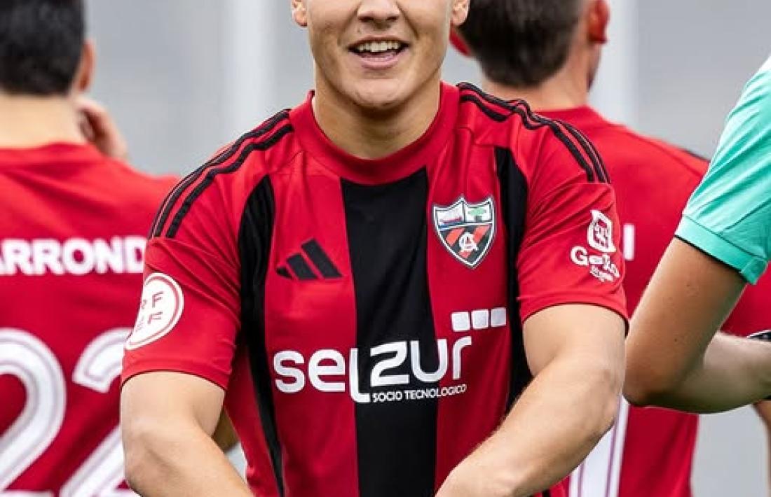 Aitor Uzkudun, davanter.