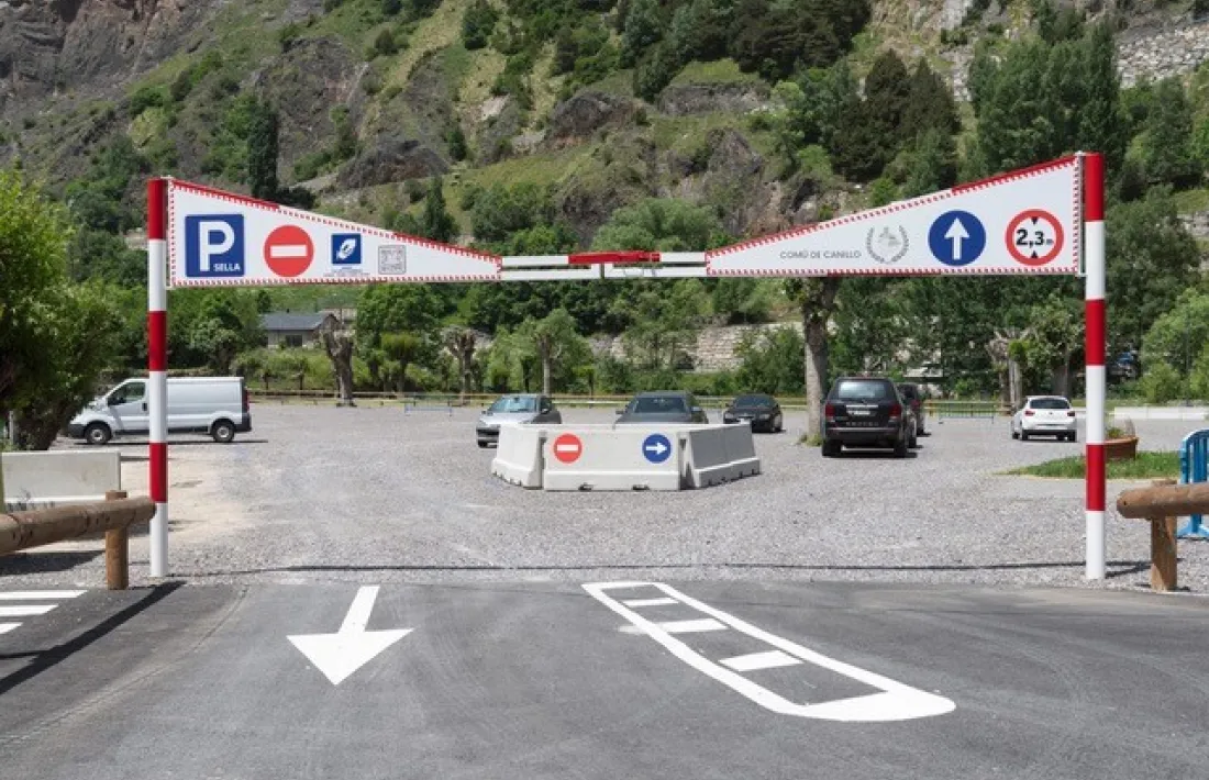 L'aparcament de Prat de Sella.