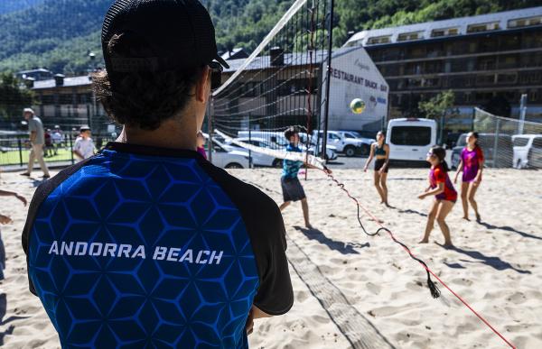 p. 10 conveni volei plata foto comu d'andorra la vella tony lara