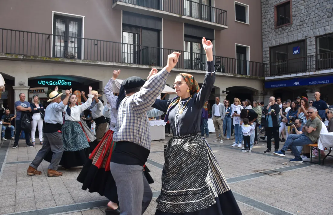 El mercat tradicional O Feirao organitzat pel Grup de Folklore Casa de Portugal.