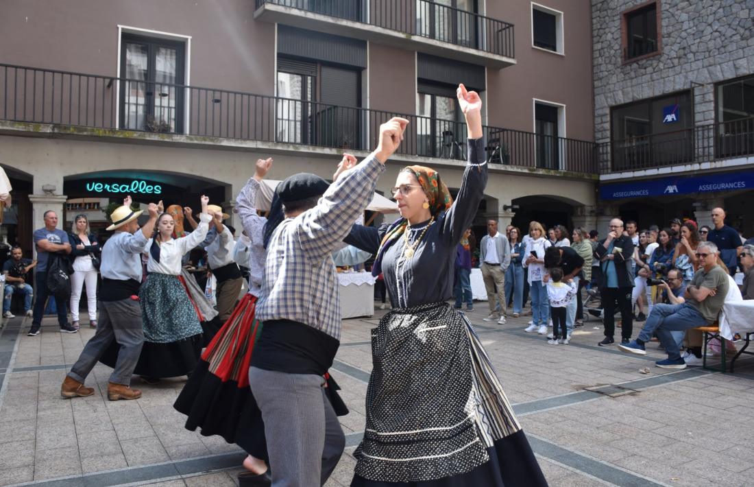 El mercat tradicional O Feirao organitzat pel Grup de Folklore Casa de Portugal.