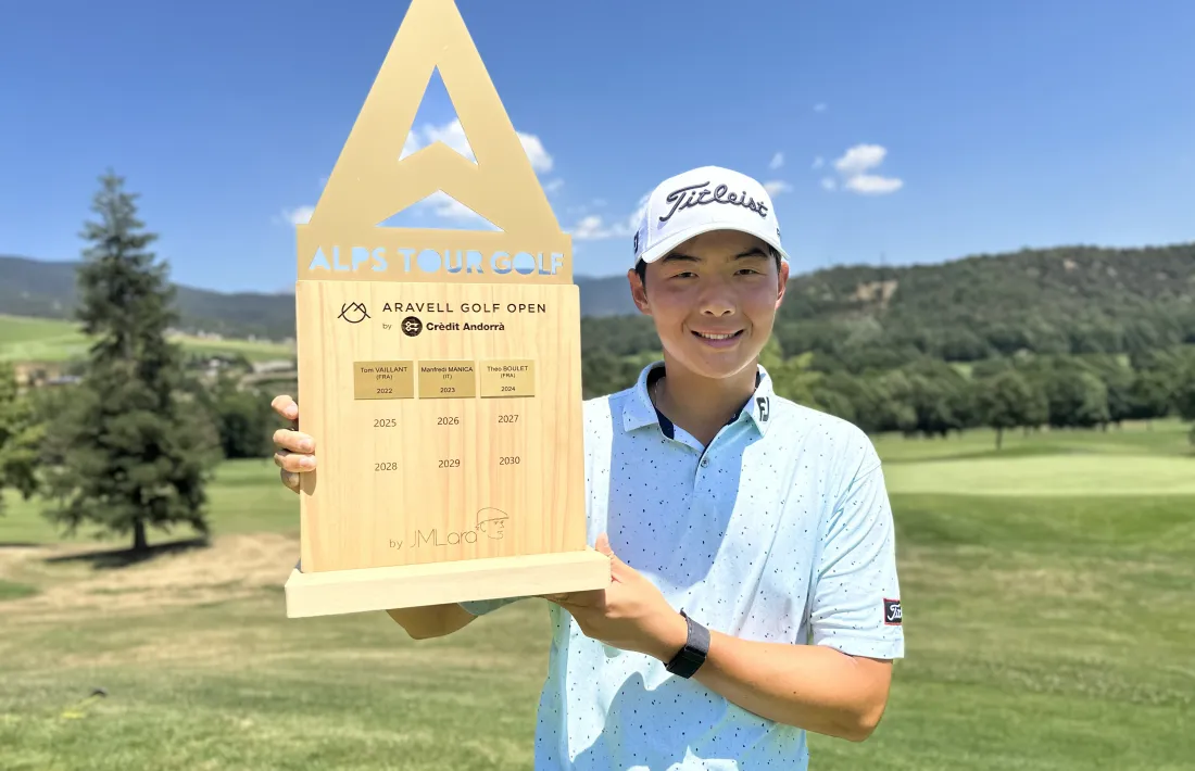 Jerry Ji, amb el títol de campió.