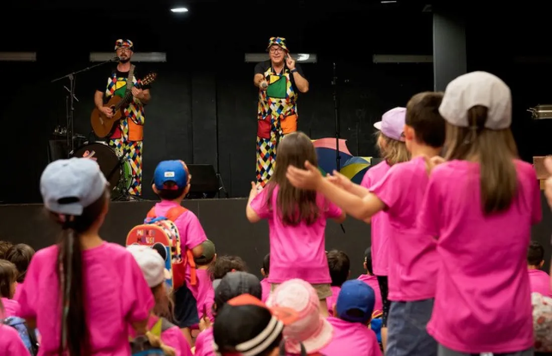 Nombrosos infants han gaudit de l'espectacle 'Contes de maleta'