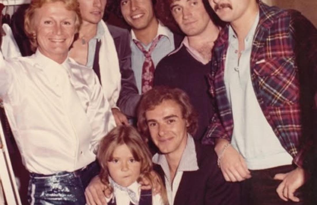 Claude François i cinc locutors de Ràdio Andorra, el 1976 als estudis de  l’emissora, a París.