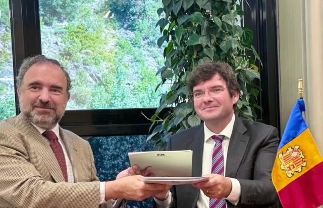 Juli Minoves i Xavier Cañada han signat l'acord.