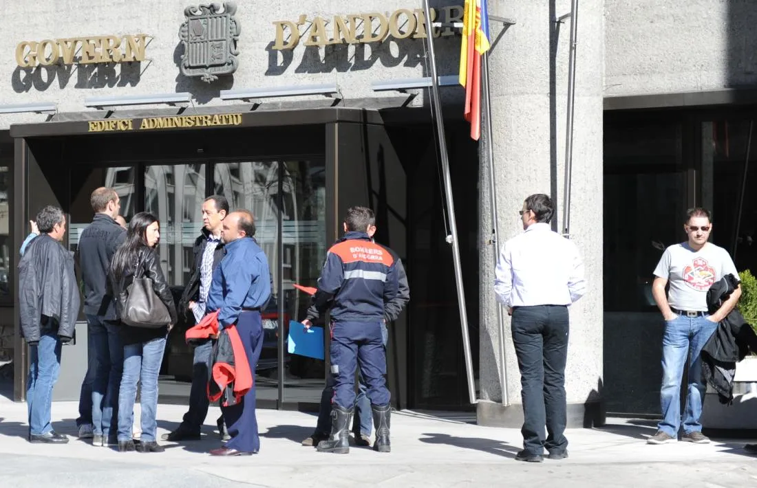 Representants sindicals de l'Administració sortint d'una reunió amb Govern uns anys enrere.