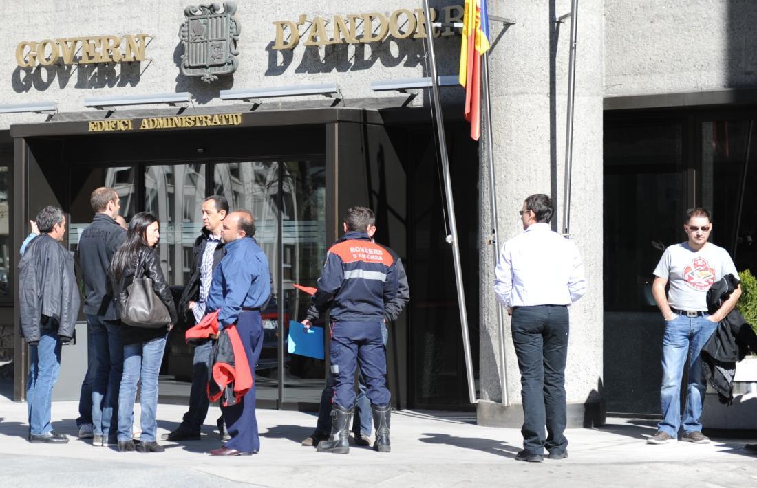 Representants sindicals de l'Administració sortint d'una reunió amb Govern uns anys enrere.