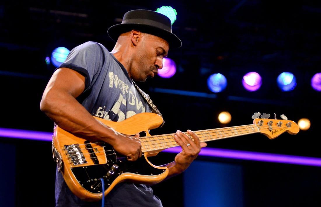 Els aficionats més veterans recordaran Marcus Miller de quan als 90 ja va desfilar per Escaldes.