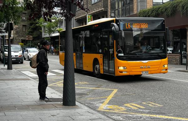 p. 06 bus l6 - facundo santana