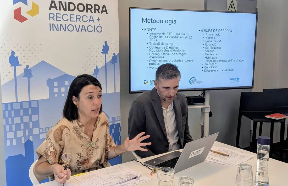 Miguel i Micó durant la presentació de l'estudi, aquest matí.