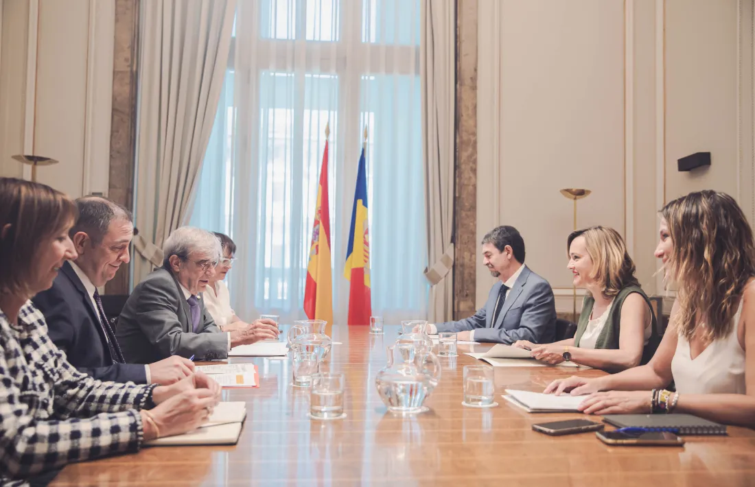 Un moment de la reunió de Baró i Bardina amb la ministra Alegría i el secretari d'Estat de la Rosa.