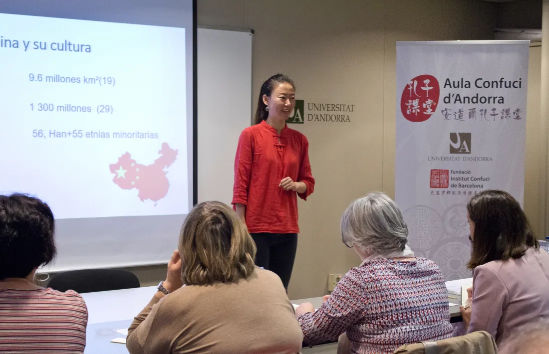 Una classe de llengua xinesa.