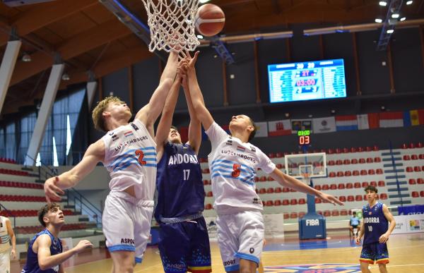 p. 22 seleccio sub-18 vs luxemburg foto fiba