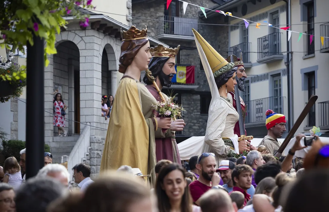 Els gegants d’Andorra la Vella Carlemany i Ermessenda a la festa major de l’any passat, a la plaça Príncep Benlloch.