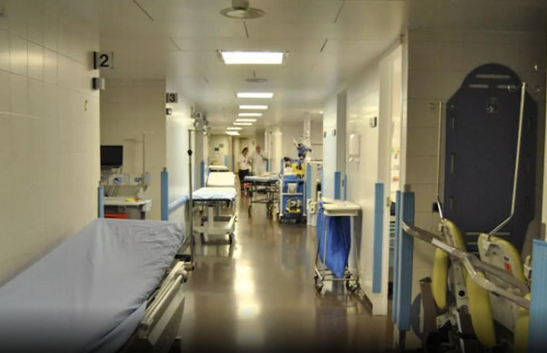 Passadís del servei d'Urgències de l'Hospital.
