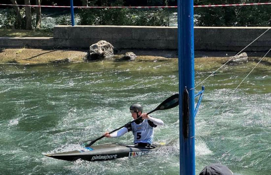 Nil Checa, en acció a Skopje.