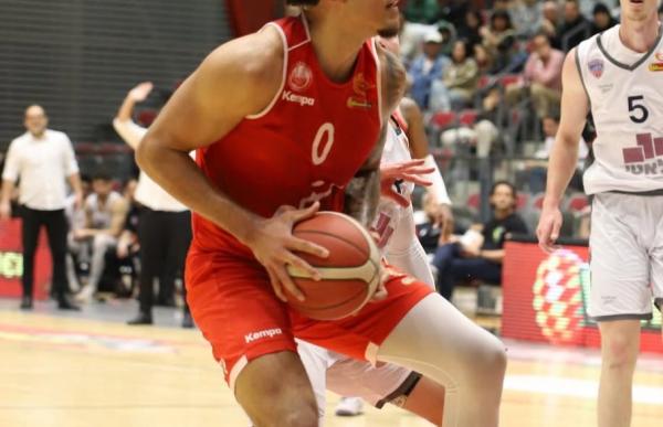 p. 23 mckoy foto hapoel