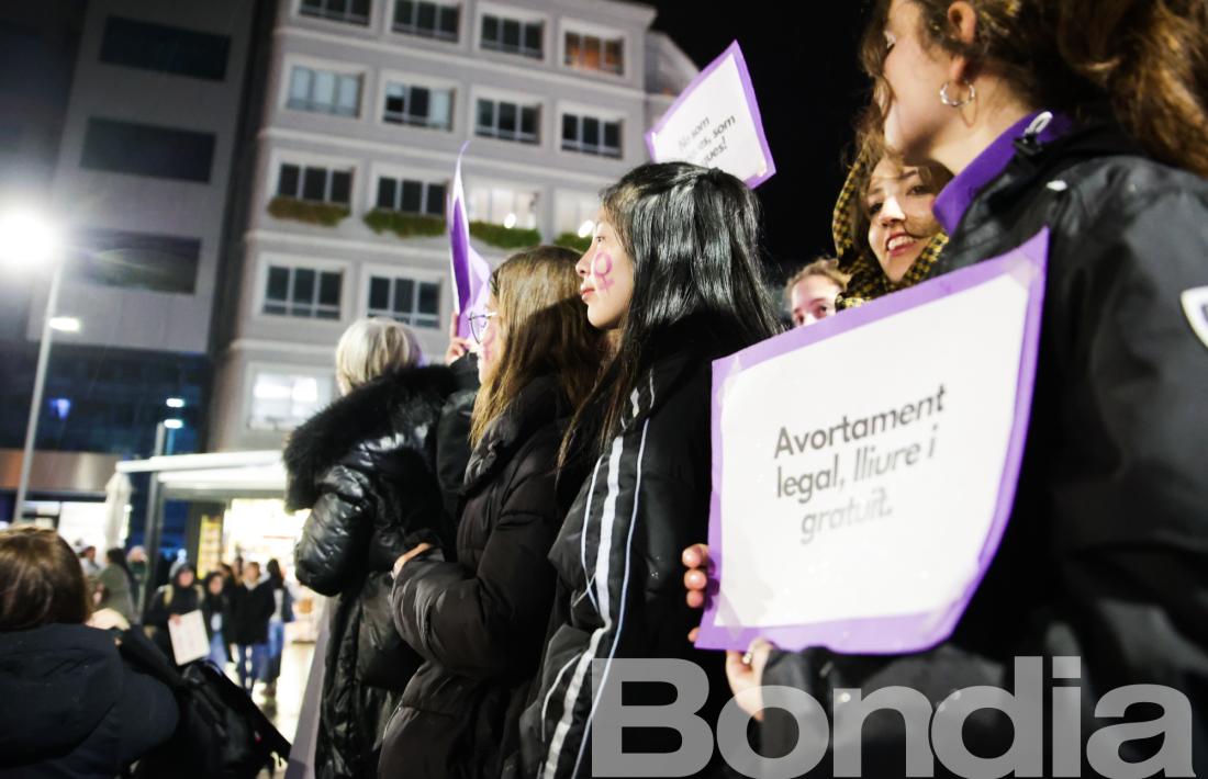 Dones reivindicant el dret a l'avortament a Andorra.