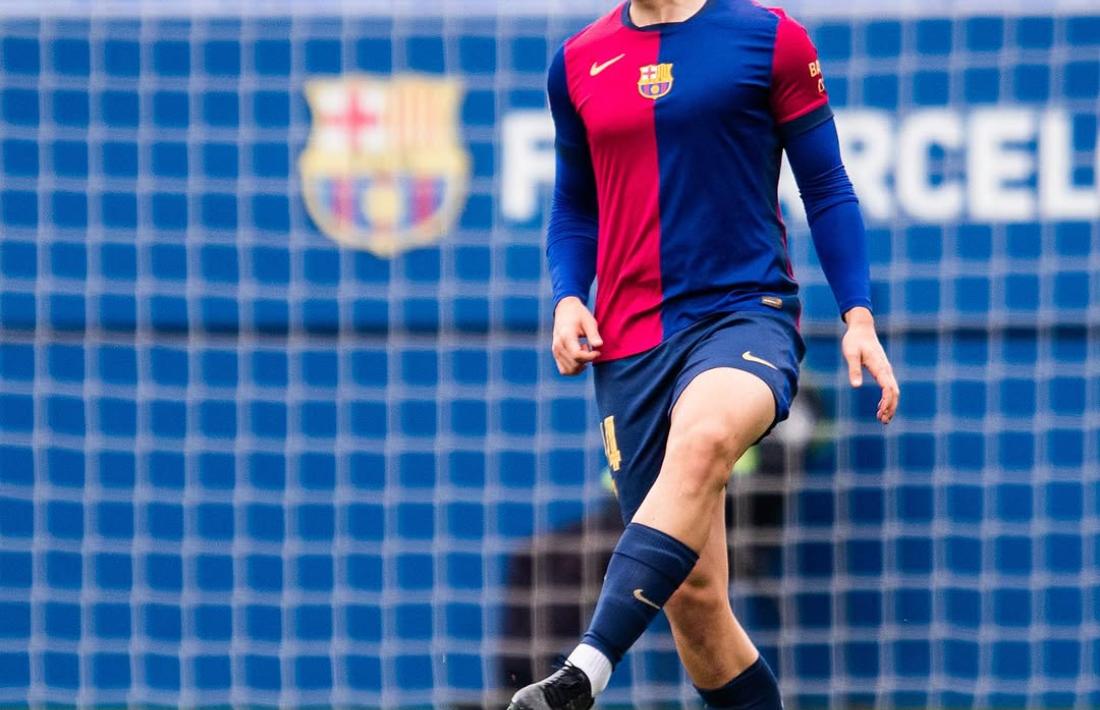 Álvaro Cortés, defensa central.