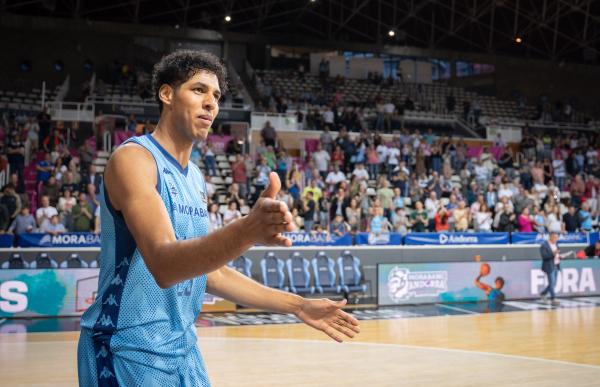 p. 30 primera foto felipe dos anjos acb photo dani catalan